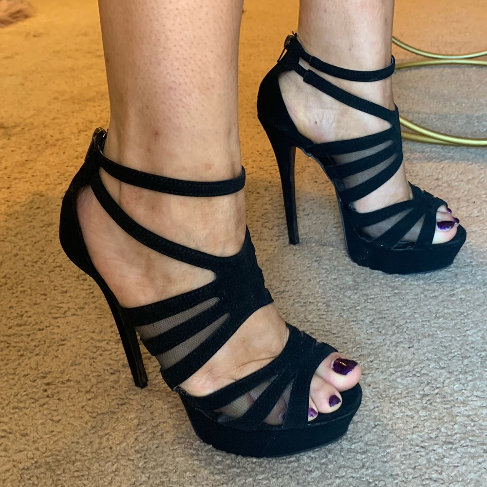Black elegant heels, women’s size 9!